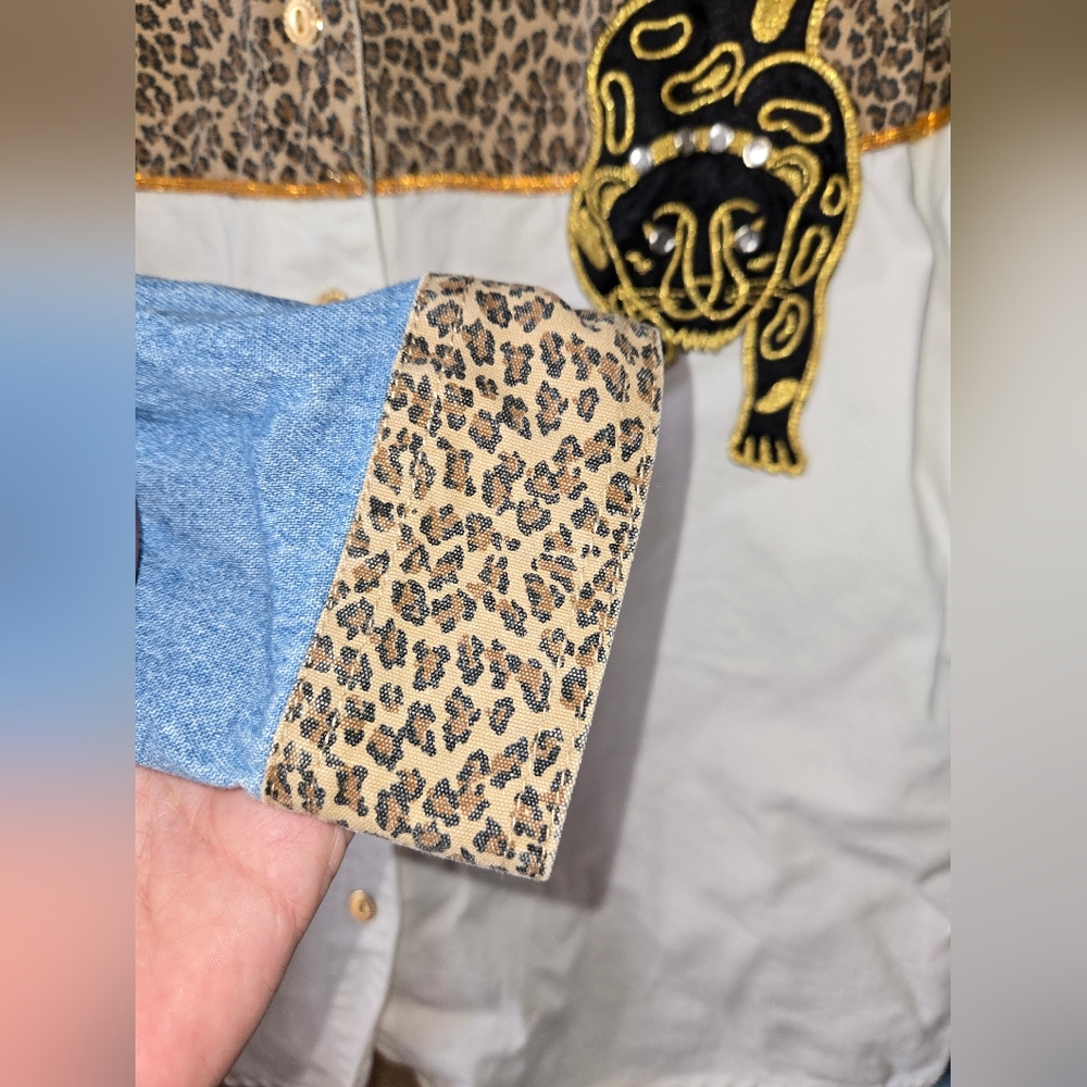 Women's Y2K Vintage Leopard Denim Button-Up Shirt Size 9/10 - Picture 3 of 10